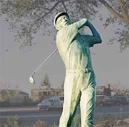 golfing statue